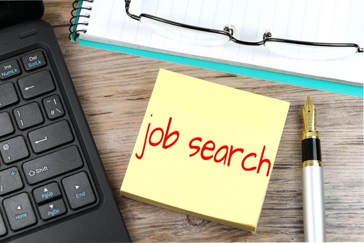 Finding a New Job in 14 Easy Steps Finding a New Job in 14 Easy Steps